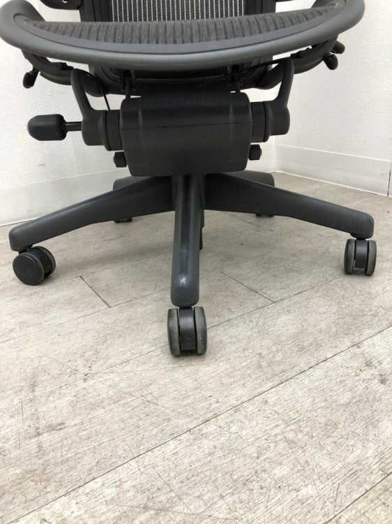 HermanMiller（ハーマンミラー）アーロンチェア 可動肘付アーロンチェア 商品画像13