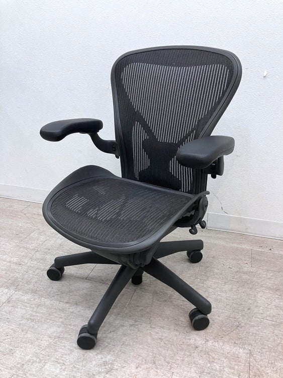HermanMiller（ハーマンミラー）アーロンチェア 可動肘付アーロンチェア 商品画像1