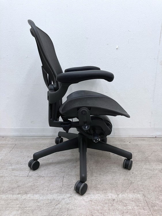 HermanMiller（ハーマンミラー）アーロンチェア 可動肘付アーロンチェア 商品画像5