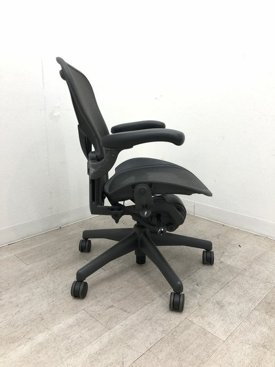 HermanMiller（ハーマンミラー）アーロンチェア 可動肘付アーロンチェア 商品画像11