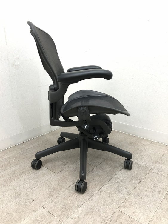HermanMiller（ハーマンミラー）アーロンチェア 可動肘付アーロンチェア 商品画像5