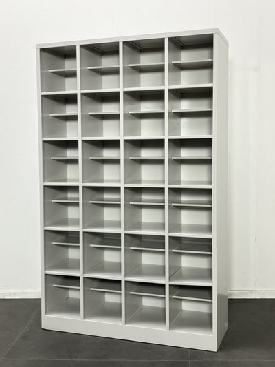 豊国工業SBKシリーズ 24人用シューズロッカー 商品画像1