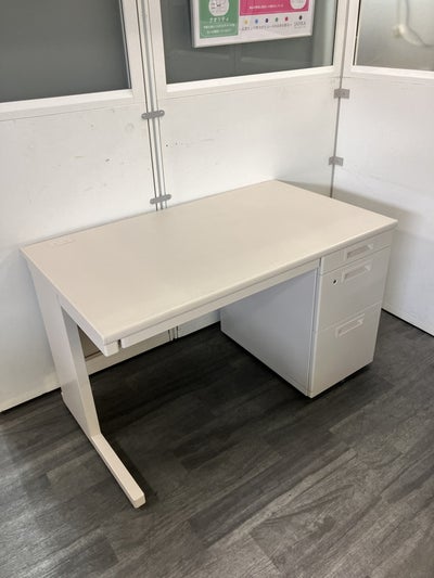 コクヨピクサシリーズ 1200片袖デスク 商品画像1