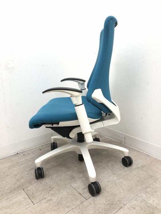 イトーキf(エフチェア)シリーズ 可動肘付エフチェア 商品画像3