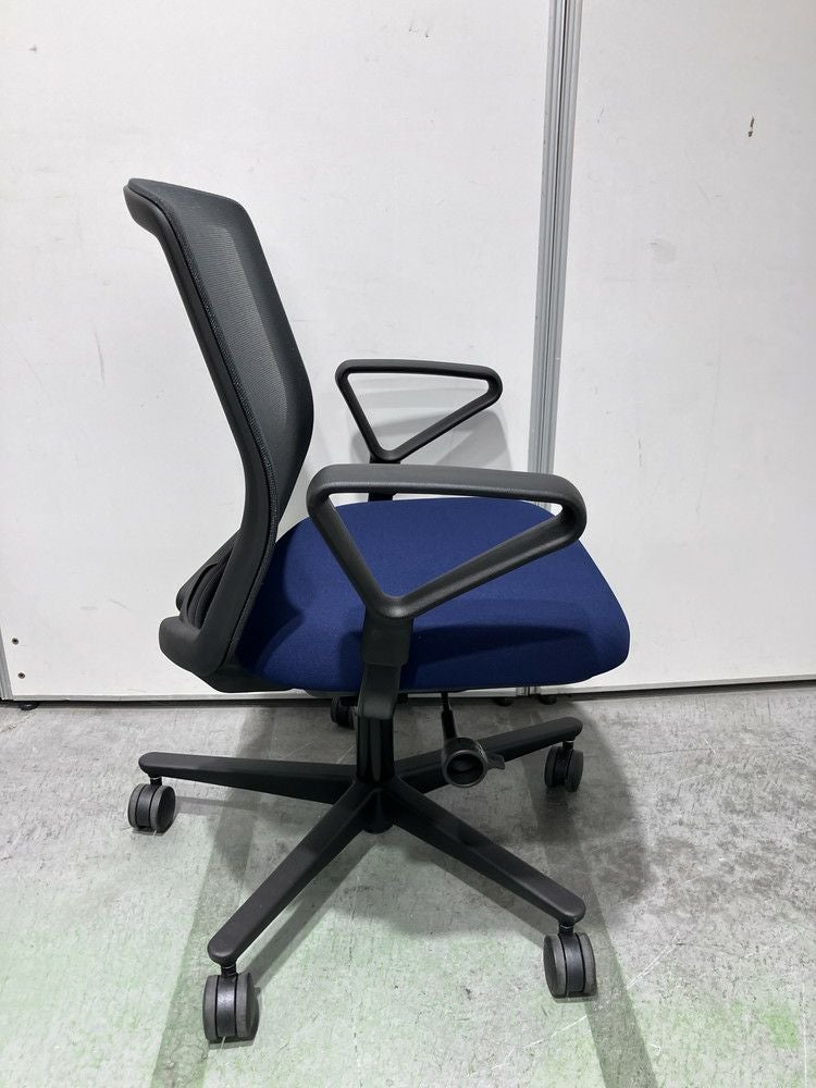 ウチダ（内田洋行）CARISSA 2（カリッサ 2）シリーズ 固定肘付カリッサ2チェア 商品画像5