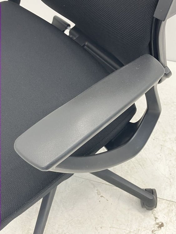 オカムラESCUDO(エスクード)チェア 肘付エスクードチェア 商品画像7