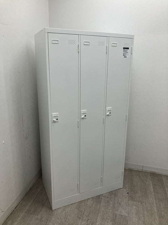 コクヨLKシリーズ　（コクヨ） 3人用ロッカー 商品画像1
