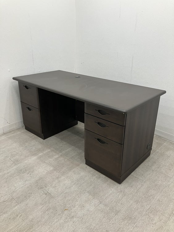 ソフィーダシリーズ 1600役員デスク 商品画像1