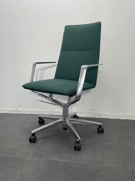 Wilkhahn（ウィルクハーン）Solaシリーズ 固定肘付Solaエグゼクティブチェア 商品画像1