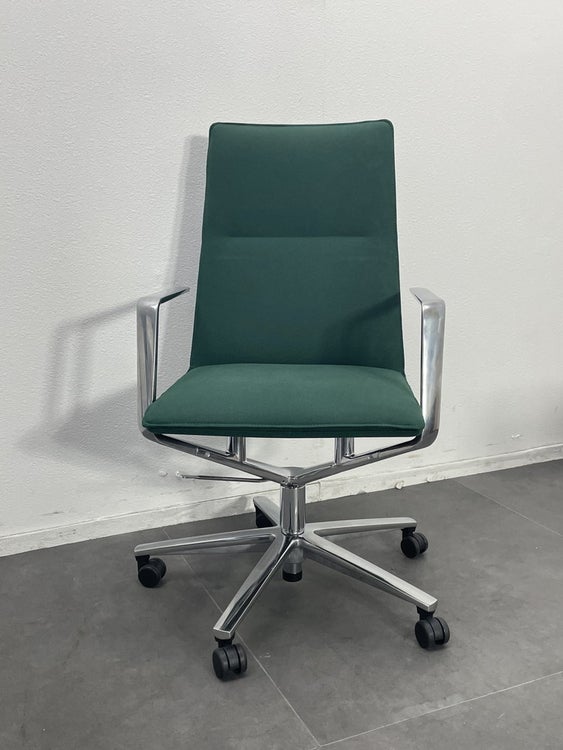 Wilkhahn（ウィルクハーン）Solaシリーズ 固定肘付Solaエグゼクティブチェア 商品画像2