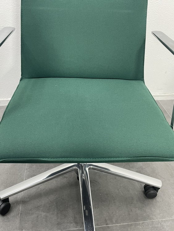 Wilkhahn（ウィルクハーン）Solaシリーズ 固定肘付Solaエグゼクティブチェア 商品画像4