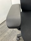 イトーキtorteR(トルテR)チェア 可動肘付トルテRチェア 商品画像7