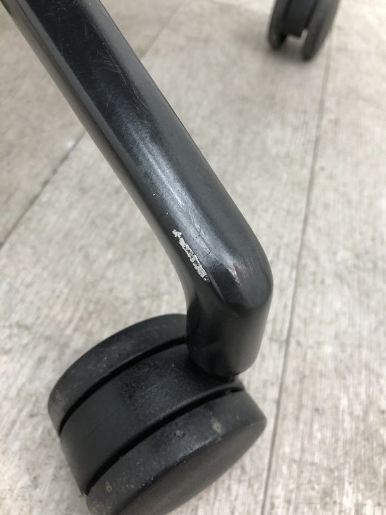 オカムラLives Work Chair(ライブス ワークチェア)シリーズ ミーティングチェア 商品画像14