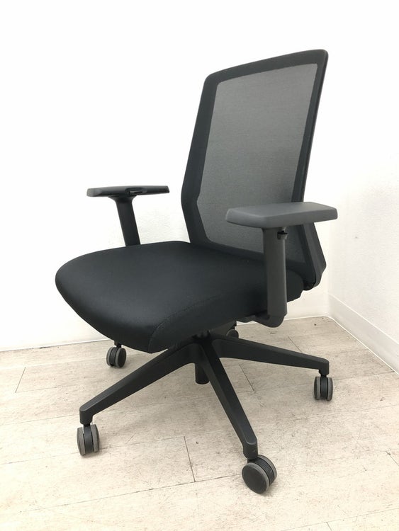 井上金庫可動肘付STMチェア 商品画像1