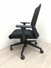 井上金庫可動肘付STMチェア 商品画像3