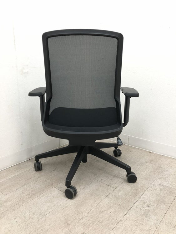 井上金庫可動肘付STMチェア 商品画像4