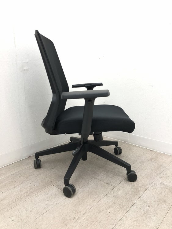 井上金庫可動肘付STMチェア 商品画像5