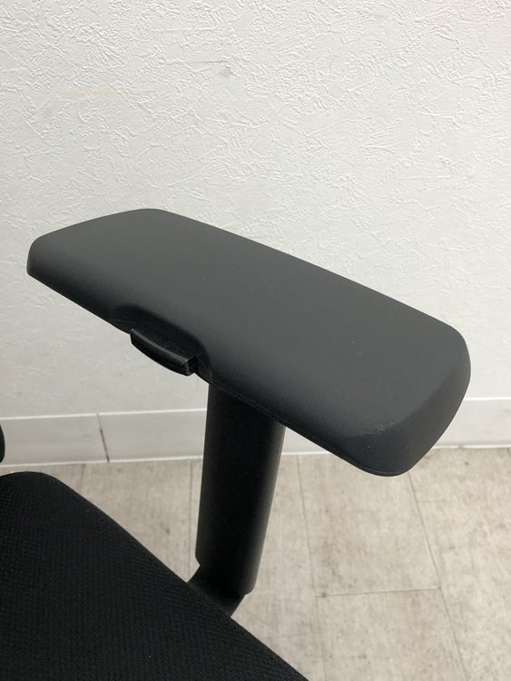 井上金庫可動肘付STMチェア 商品画像9