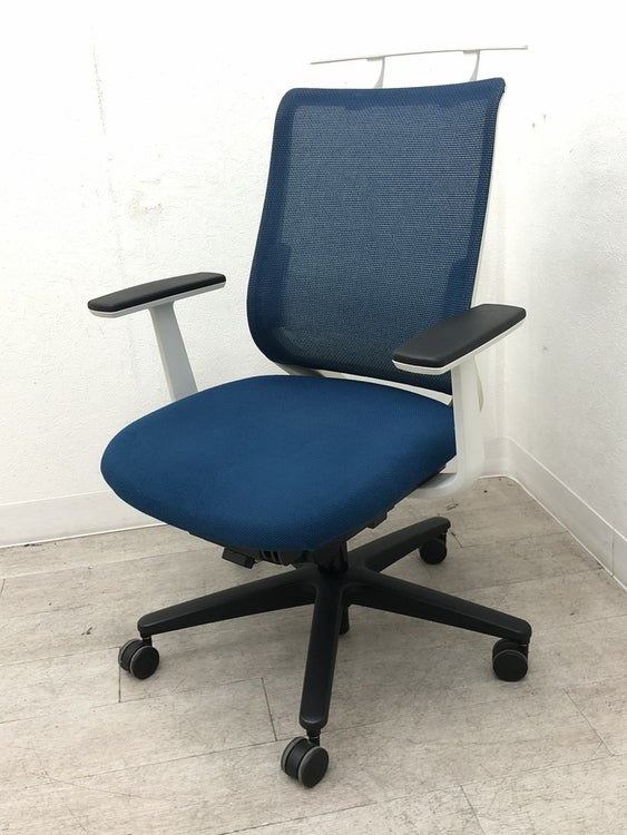 コクヨミトラチェア 固定肘付ミトラチェア 商品画像1
