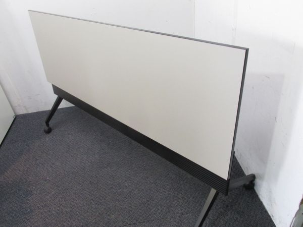 ウチダ（内田洋行）パラグラフ（Paragraph）シリーズ 1800サイドスタックテーブル 商品画像1