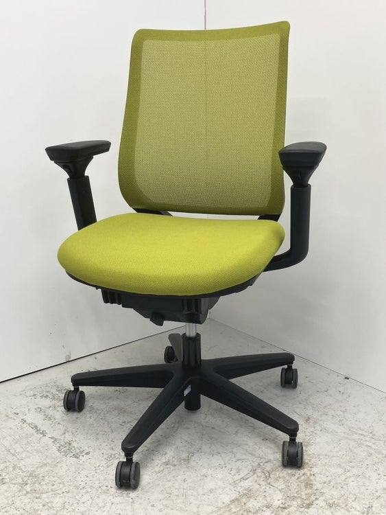 コクヨミトラチェア 可動肘付ミトラチェア 商品画像1