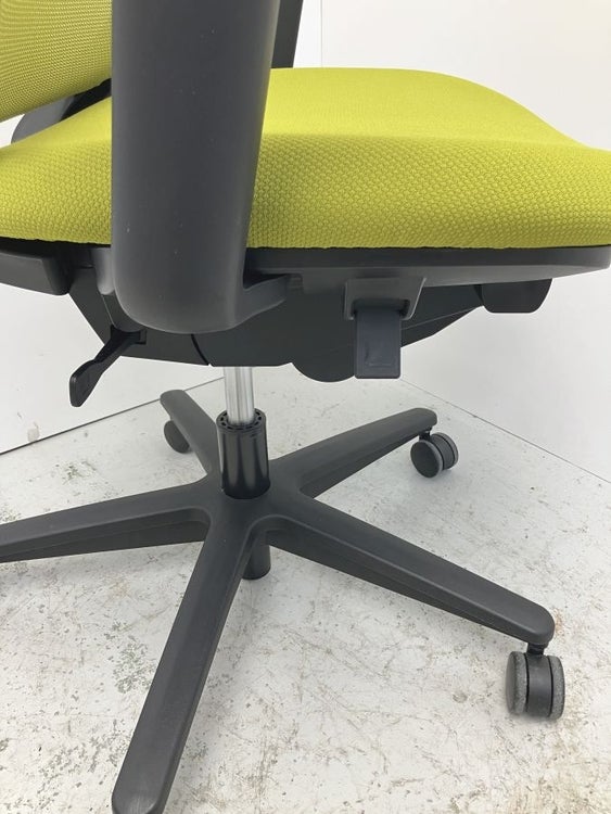コクヨミトラチェア 可動肘付ミトラチェア 商品画像10