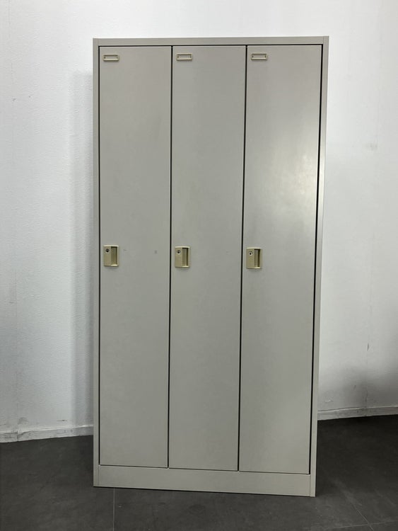 オカムラFZタイプシリーズ 3人用ロッカー 商品画像3