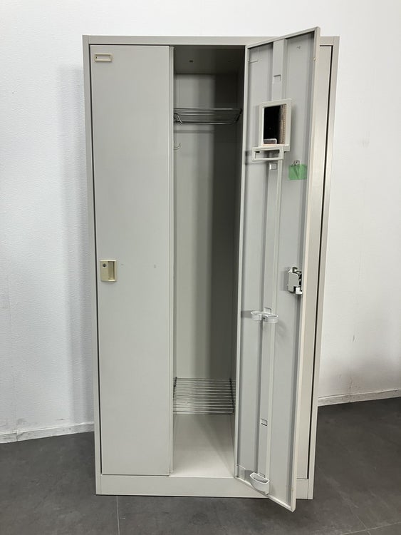オカムラFZタイプシリーズ 3人用ロッカー 商品画像6