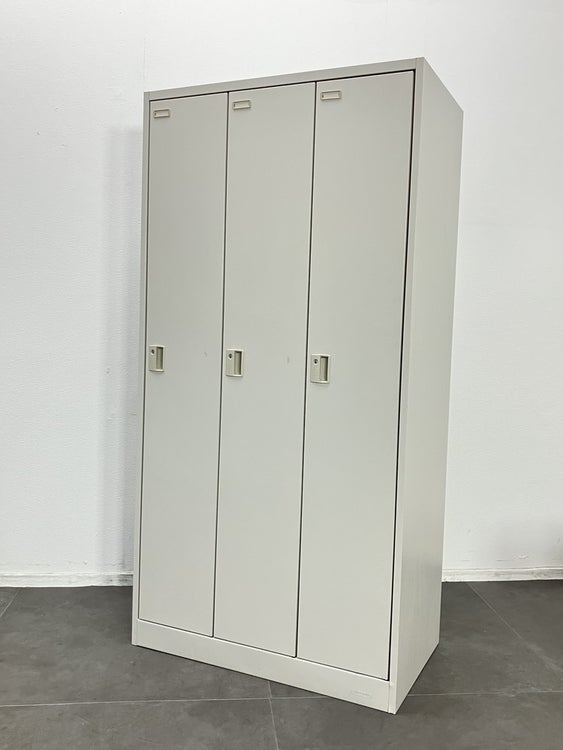 オカムラFZタイプシリーズ 3人用ロッカー 商品画像1
