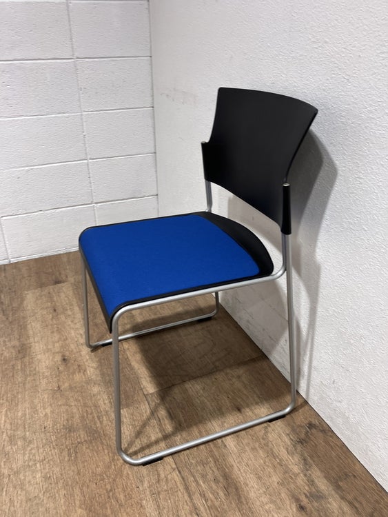 オカムラスタッキングチェア 商品画像5