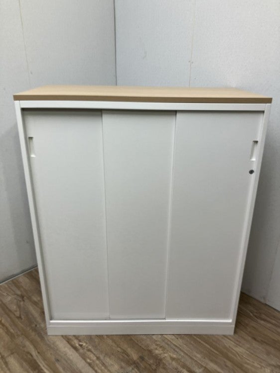 イトーキeSキャビネット(エスキャビネット)シリーズ 天板付き3扉スライド書庫 商品画像1