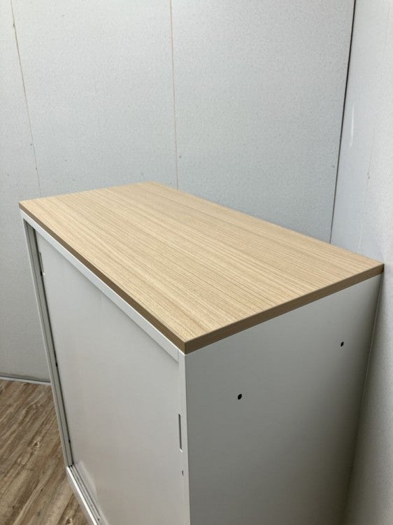 イトーキeSキャビネット(エスキャビネット)シリーズ 天板付き3扉スライド書庫 商品画像4