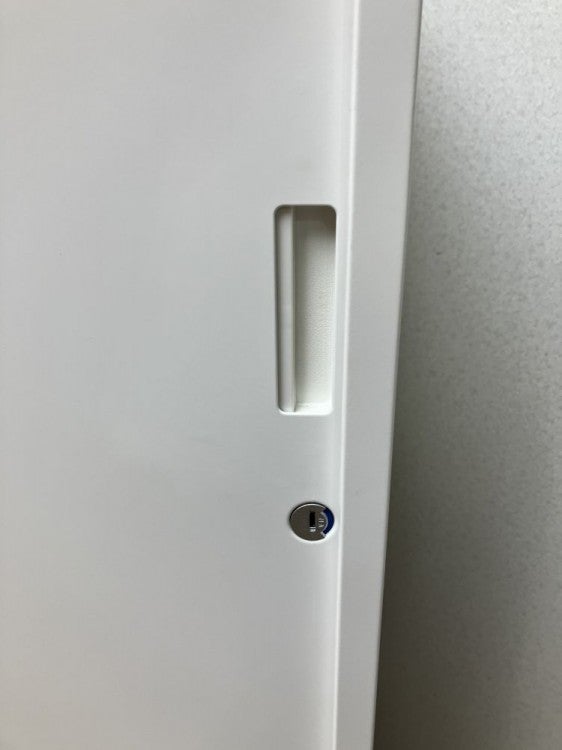 イトーキeSキャビネット(エスキャビネット)シリーズ 天板付き3扉スライド書庫 商品画像7