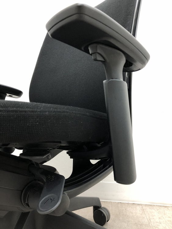 オカムラVisconte(ヴィスコンテ)チェア 可動肘付ヴィスコンテチェア 商品画像10