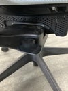 コクヨing(イング)チェア 固定肘付イングチェア 商品画像10