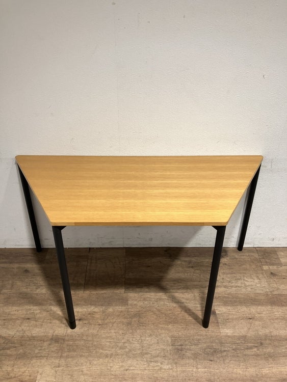 Vitra（ヴィトラ）Map tableシリーズ 台形テーブル 商品画像2