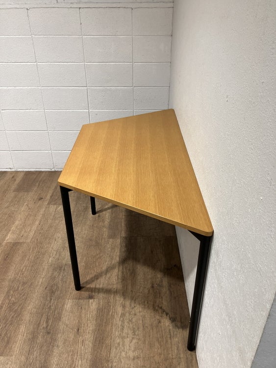 Vitra（ヴィトラ）Map tableシリーズ 台形テーブル 商品画像3