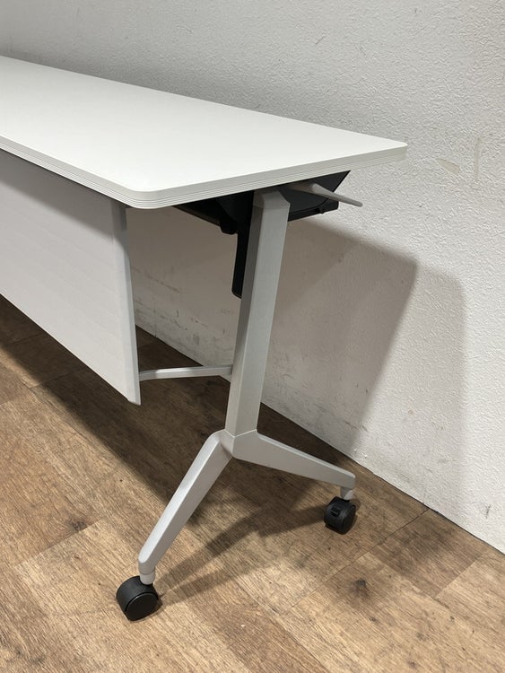 コクヨLeafline(リーフライン)シリーズ 平行スタックテーブル 商品画像2