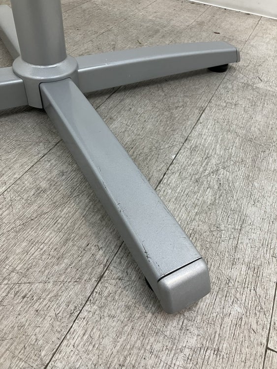 オカムラ8177シリーズ 丸テーブル 商品画像7
