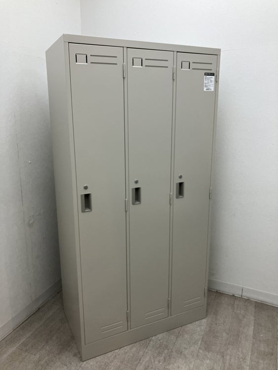 コクヨLKシリーズ　（コクヨ） 3人用ロッカー 商品画像1