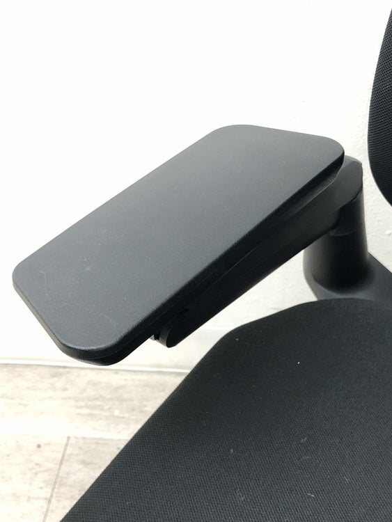 スチールケースGesture（ジェスチャー）チェア 可動肘付ジェスチャーチェア 商品画像9