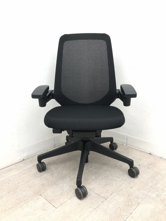 イトーキノート(nort)チェア 可動肘付ノートチェア 商品画像2