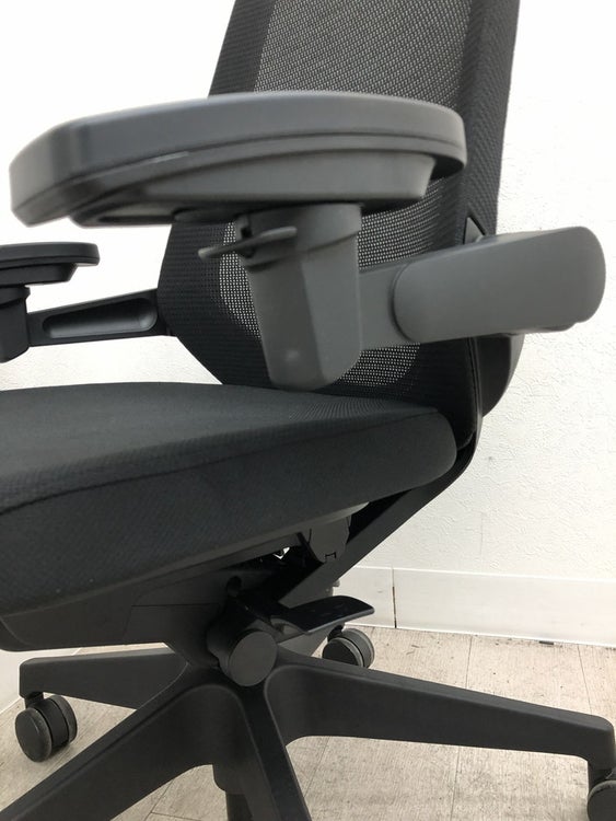イトーキノート(nort)チェア 可動肘付ノートチェア 商品画像11