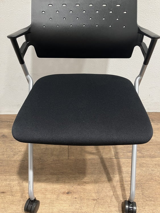 コクヨピエガチェア ネスティングチェア 商品画像4