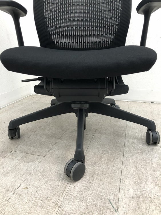 オカムラVisconte(ヴィスコンテ)チェア 固定肘付ヴィスコンテチェア 商品画像15