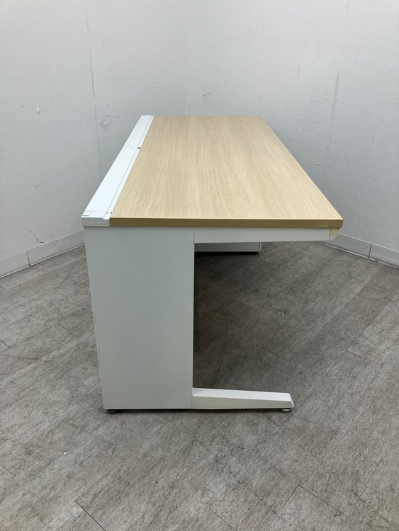オカムラADVANCE（アドバンス）シリーズ 1600片袖デスク 商品画像3