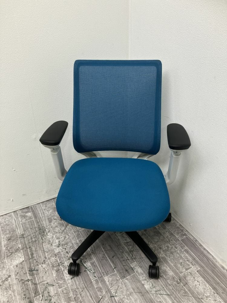 コクヨミトラチェア 可動肘付ミトラチェア 商品画像3