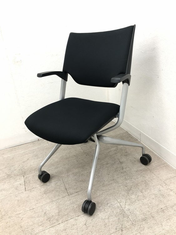 イトーキレクシブシリーズ ネスティングチェア4脚セット 商品画像3
