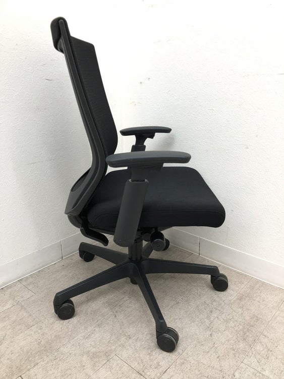 オカムラESCUDO(エスクード)チェア 可動肘付エスクードチェア 商品画像5