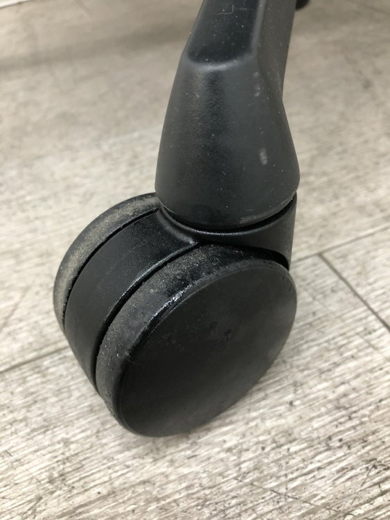 オカムラESCUDO(エスクード)チェア 可動肘付エスクードチェア 商品画像14